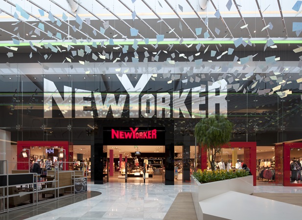 The iconic New Yorker shopfront at the Centrum Černý Most shopping centre