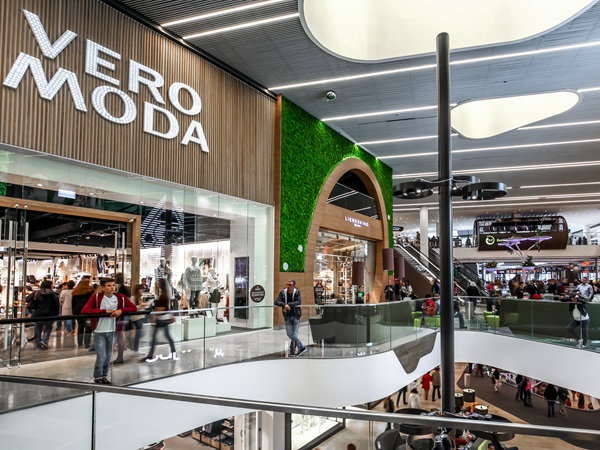The Vera Moda and Liebeskind shop in the shopping centre Minto